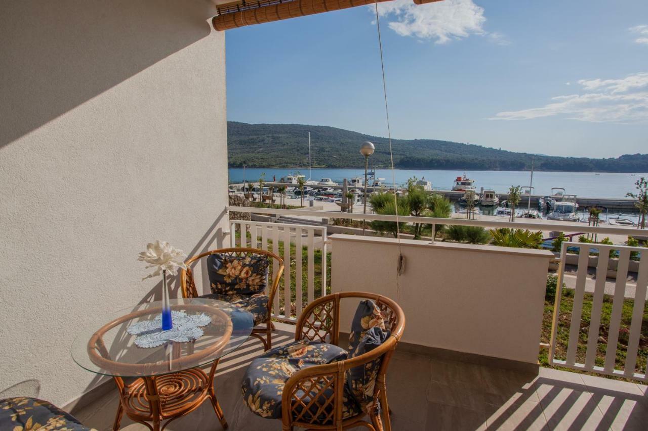 Apartment Sara - Cres Buitenkant foto
