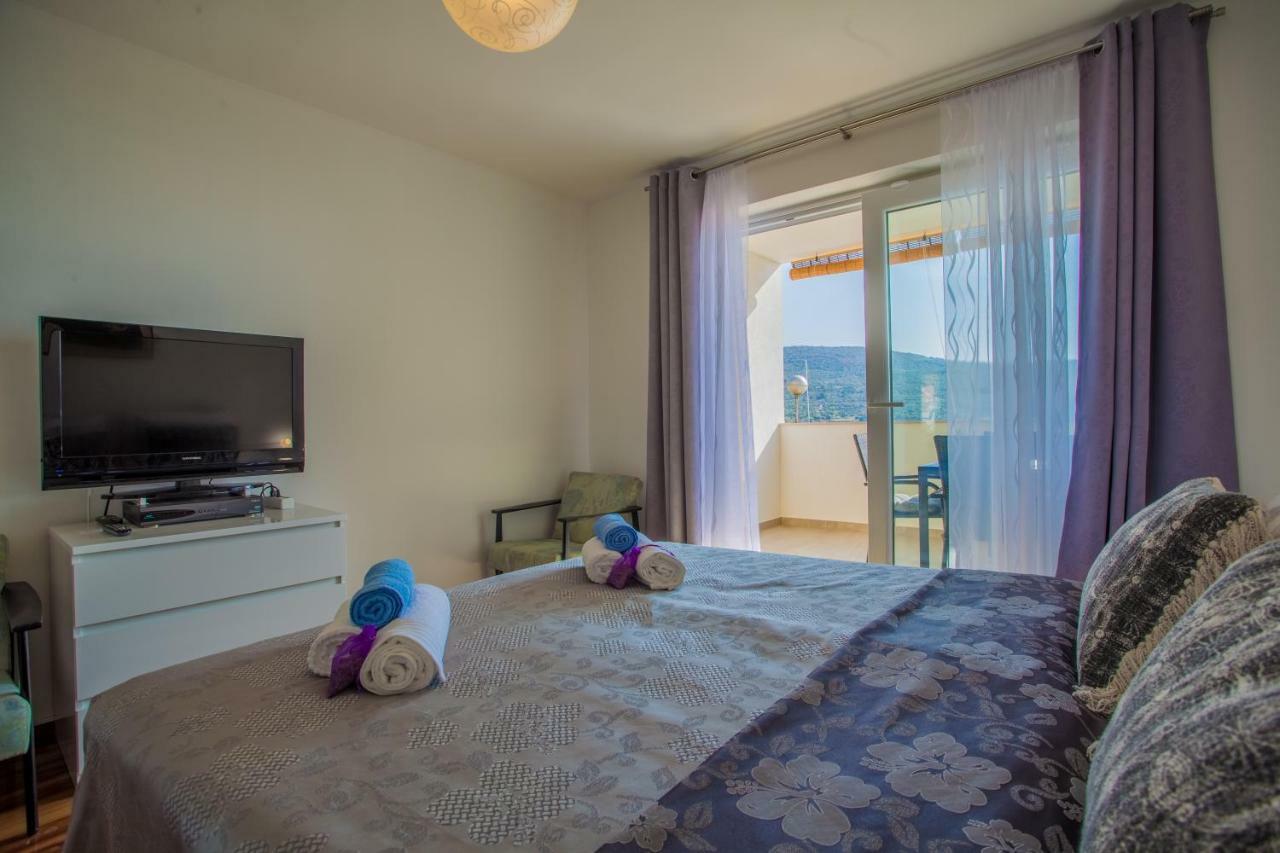 Apartment Sara - Cres Buitenkant foto