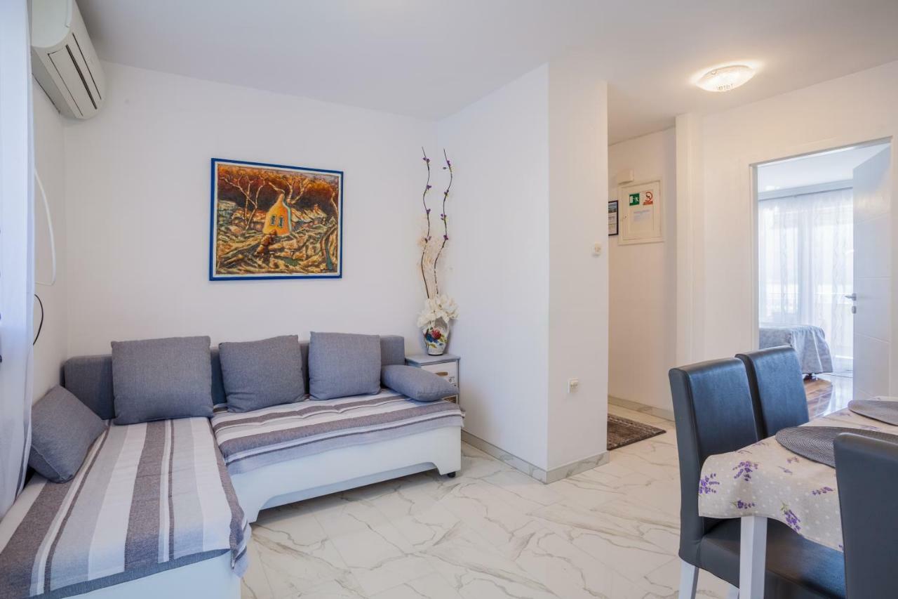 Apartment Sara - Cres Buitenkant foto